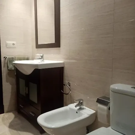 Comodo Piso 2 Hab. Cerca Estacion Autobuses *